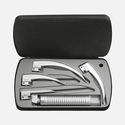 Laryngoscopy set: HEINE Paed 1, Mac 2, Mac 3, Mac 4 blades, EasyClean LED battery handle, zippered case.