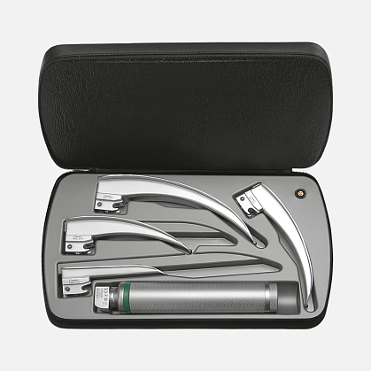Laryngoscopy set: HEINE Paed 1, Mac 2, Mac 3, Mac 4 blades, HEINE Standard F.O. battery handle, zippered case.
